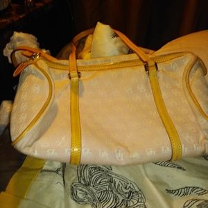 Dooney & Bourke